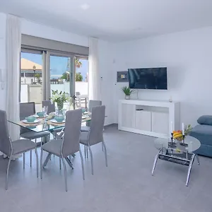 https://poris-corralejo-beach-3-silver-beachfront-by-holidayshome.hotelsfuerteventura.org
